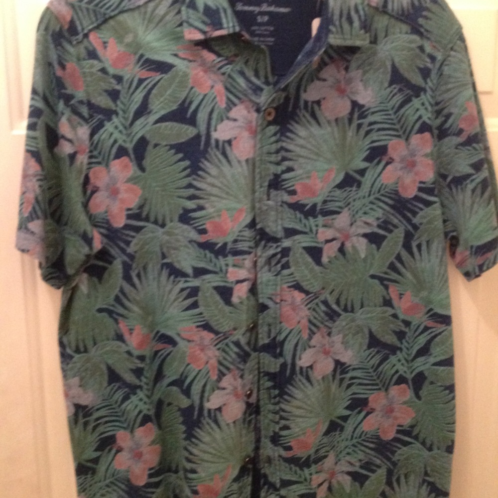 Tommy Bahama short sleeve small shirt